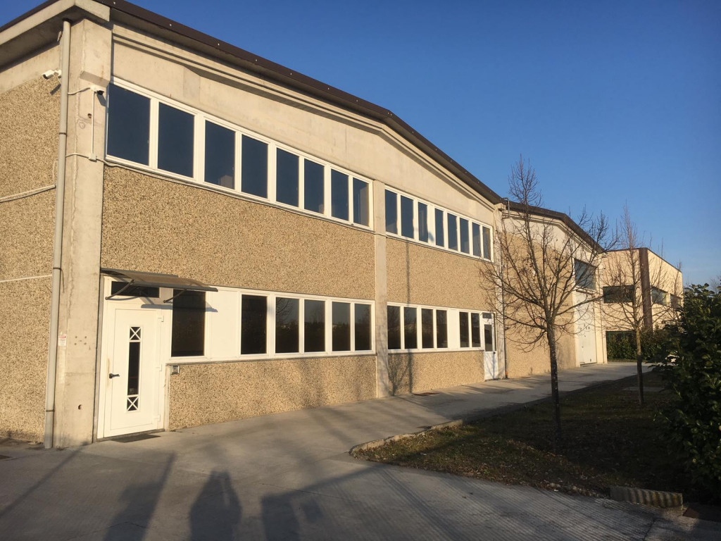 Forniamo assistenza meccanica ed elettronica mediante l’impiego di personale qualificato e disponiamo di un vasto magazzino ricambi ed accessori.